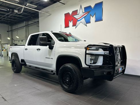 Used 2023 Chevrolet Silverado 2500 Custom w/ Custom Value Package AWD/4WD image 2