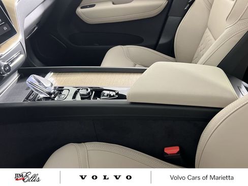 New 2026 Volvo XC60 B5 Plus w/ Protection Package Premier image 21