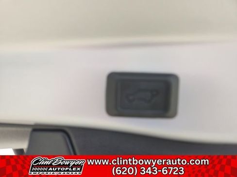 Used 2025 Toyota RAV4 XLE Premium image 25