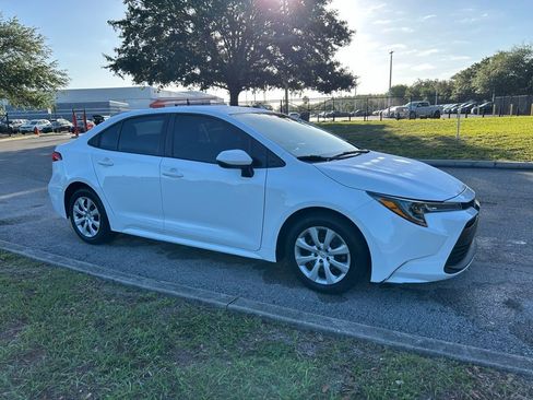 Used 2024 Toyota Corolla LE image 6