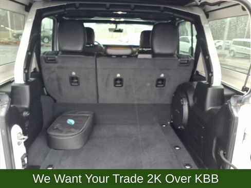 Used 2023 Jeep Wrangler Unlimited Sahara w/ Cold Weather Group image 23