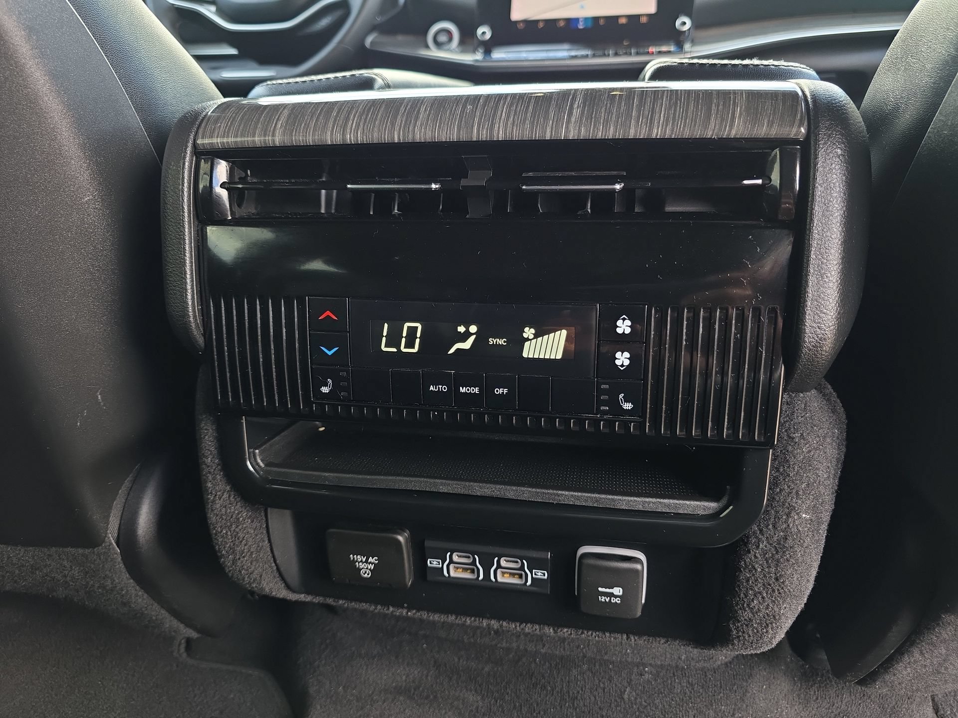 Used 2022 Jeep Wagoneer Series III RWD image 16