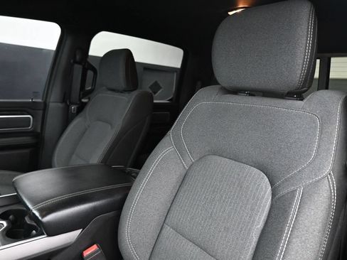 Used 2019 RAM 1500 Big Horn AWD/4WD image 13