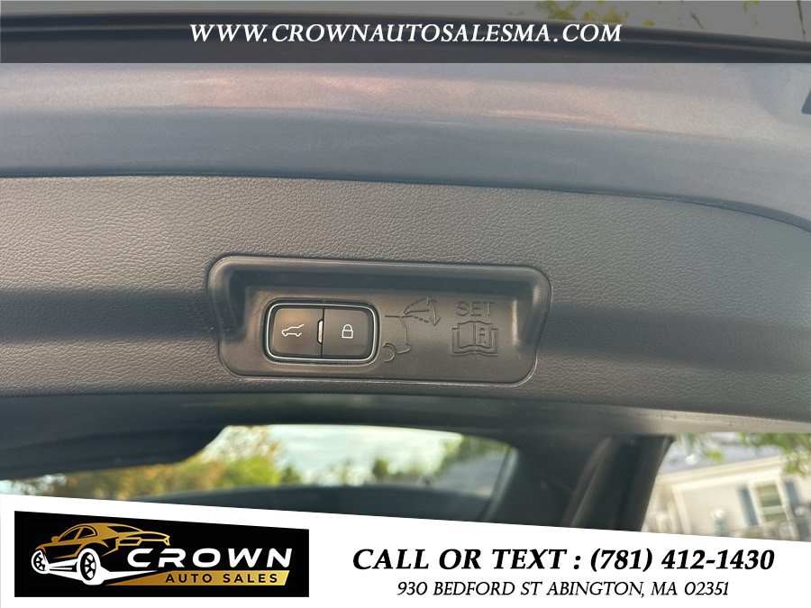 Used 2021 Ford Explorer Limited w/ Equipment Group 301A AWD/4WD image 16