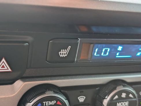 Used 2020 Toyota Tacoma Limited AWD/4WD image 19