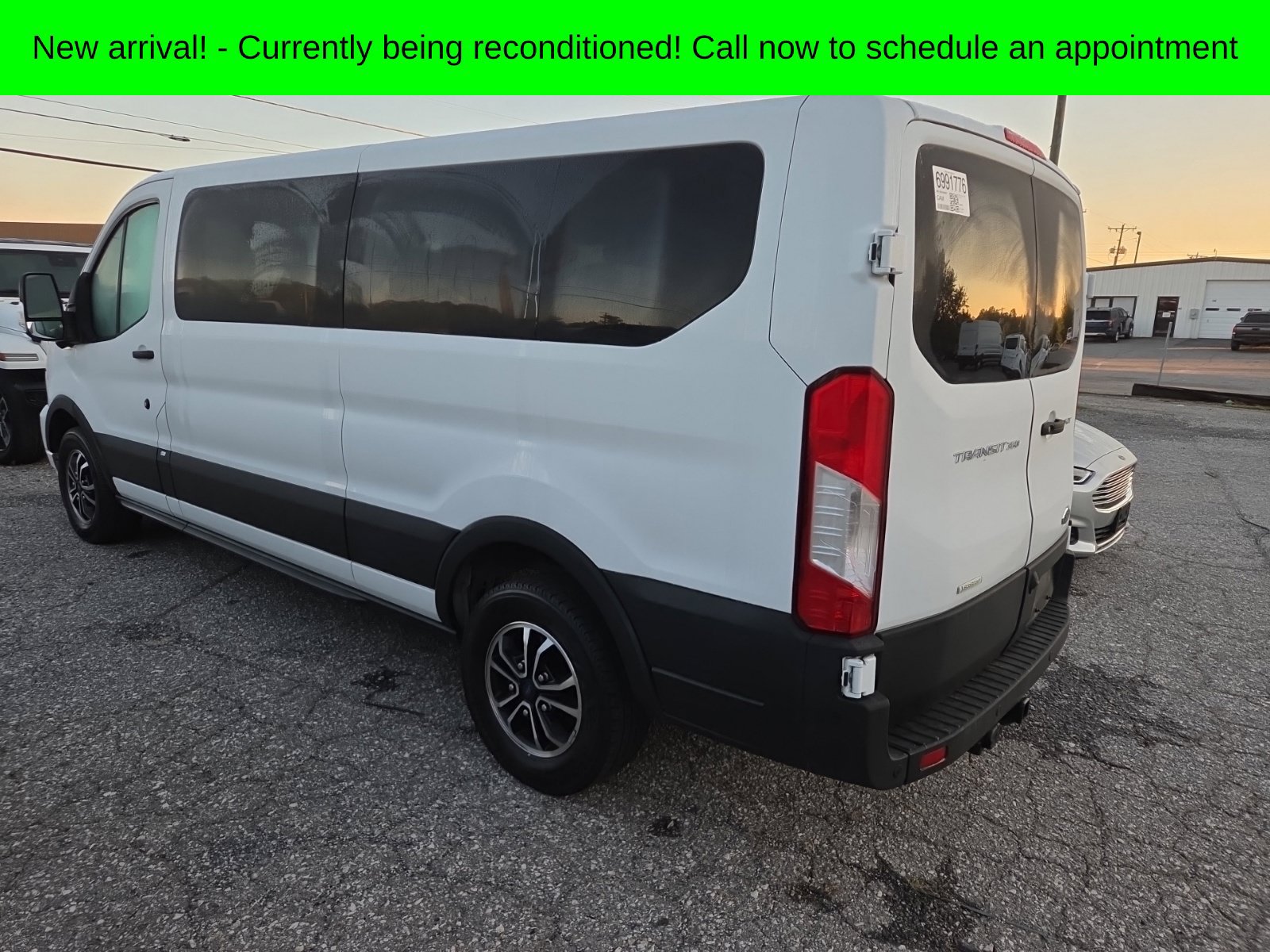 Used 2022 Ford Transit 350 XLT RWD image 5