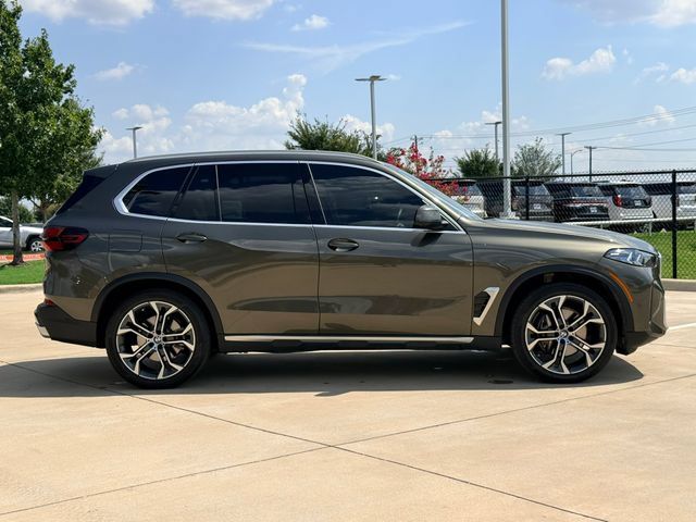 Used 2025 BMW X5 xDrive40i AWD/4WD image 14