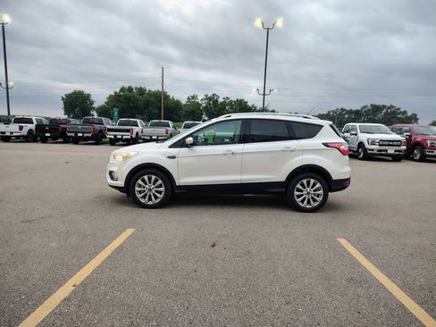 Certified 2017 Ford Escape Titanium FWD image 3