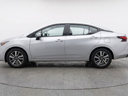Used 2025 Nissan Versa SV FWD image 5
