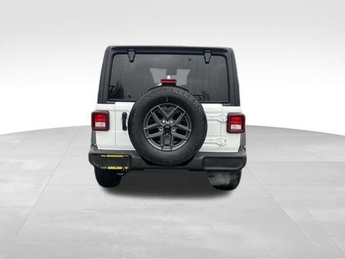 Used 2024 Jeep Wrangler Sport S image 5