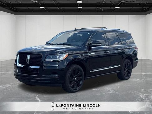Certified 2022 Lincoln Navigator Reserve AWD/4WD image 1