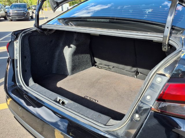 Used 2021 Nissan Versa SV FWD image 19