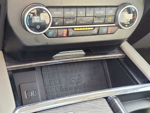 Used 2021 Ford Expedition Max Limited image 24