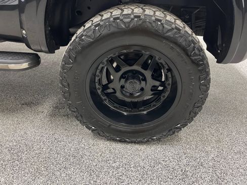 Used 2017 Nissan Titan Platinum Reserve image 10