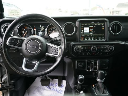 Used 2020 Jeep Wrangler Unlimited Sahara AWD/4WD image 9