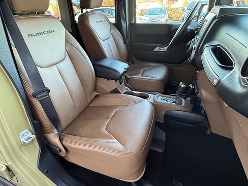 Used 2013 Jeep Wrangler Unlimited Rubicon w/ Max Tow Pkg image 25