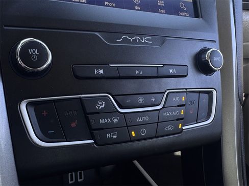 Used 2020 Ford Fusion SEL image 20