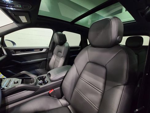 New 2026 Porsche Cayenne image 5