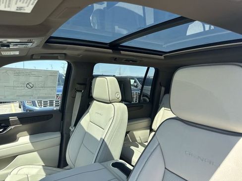 New 2026 GMC Yukon XL Denali w/ Denali Reserve Package AWD/4WD image 22