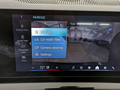 Used 2025 BMW 530i xDrive w/ Premium Package image 25