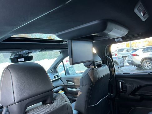 New 2026 Toyota Sienna Platinum image 22