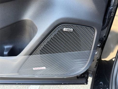 New 2025 Mitsubishi Outlander SE image 12