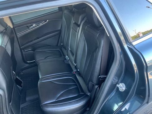 Used 2023 Lincoln Nautilus AWD w/ Premium Package image 11