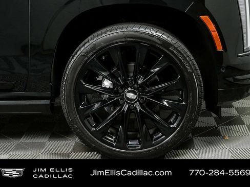 Used 2026 Cadillac Escalade Platinum Sport w/ LPO, ONYX Package image 15