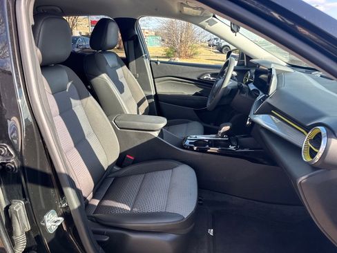 Used 2024 Chevrolet Trax LT image 16