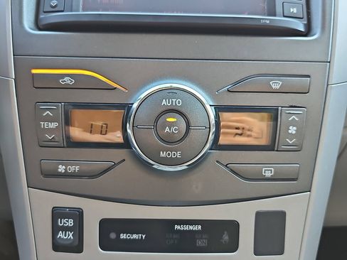 Used 2013 Toyota Corolla LE w/ Premium Pkg FWD image 24