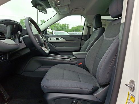 New 2026 Ford Explorer Active AWD/4WD image 8