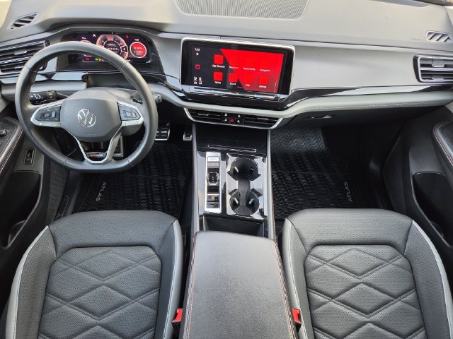 Used 2024 Volkswagen Atlas Peak Edition SE AWD/4WD image 23