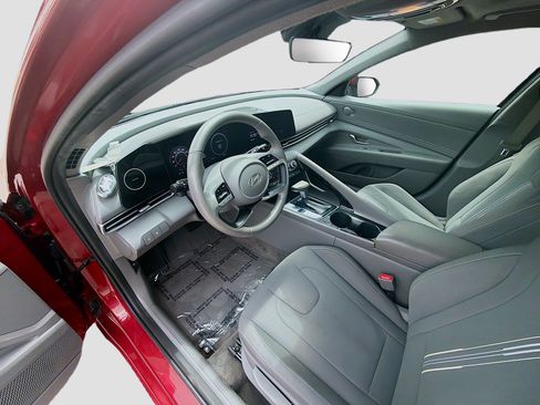 Used 2024 Hyundai Elantra SEL w/ Convenience Package FWD image 7