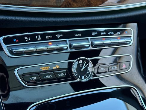 Used 2017 Mercedes-Benz E 300 image 20