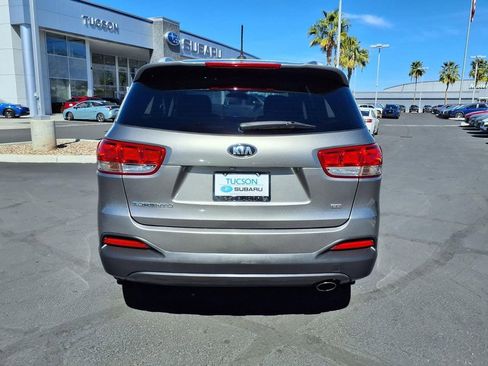 Used 2017 Kia Sorento LX image 9