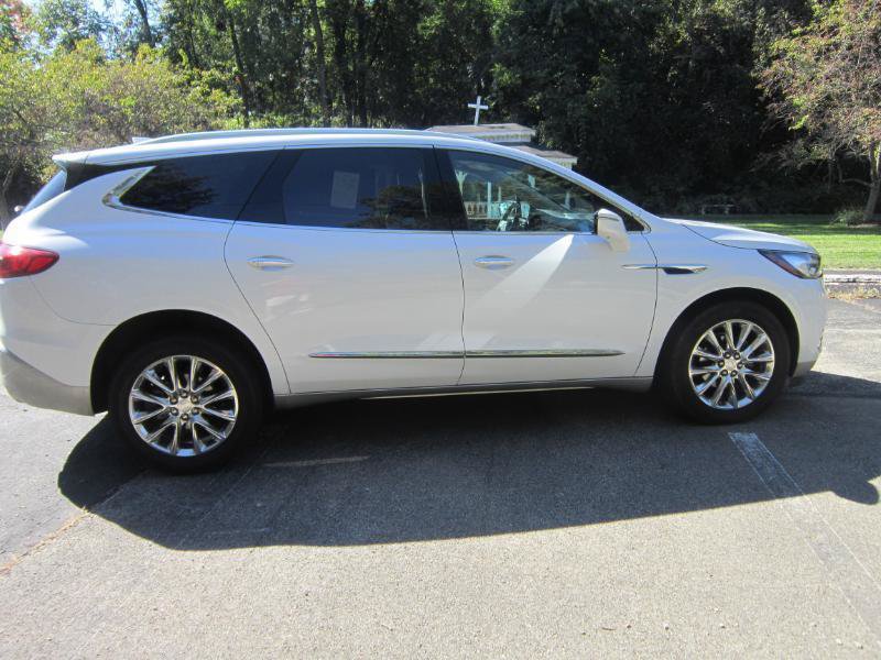 Used 2021 Buick Enclave Premium w/ Surround and Sites Package AWD/4WD image 4