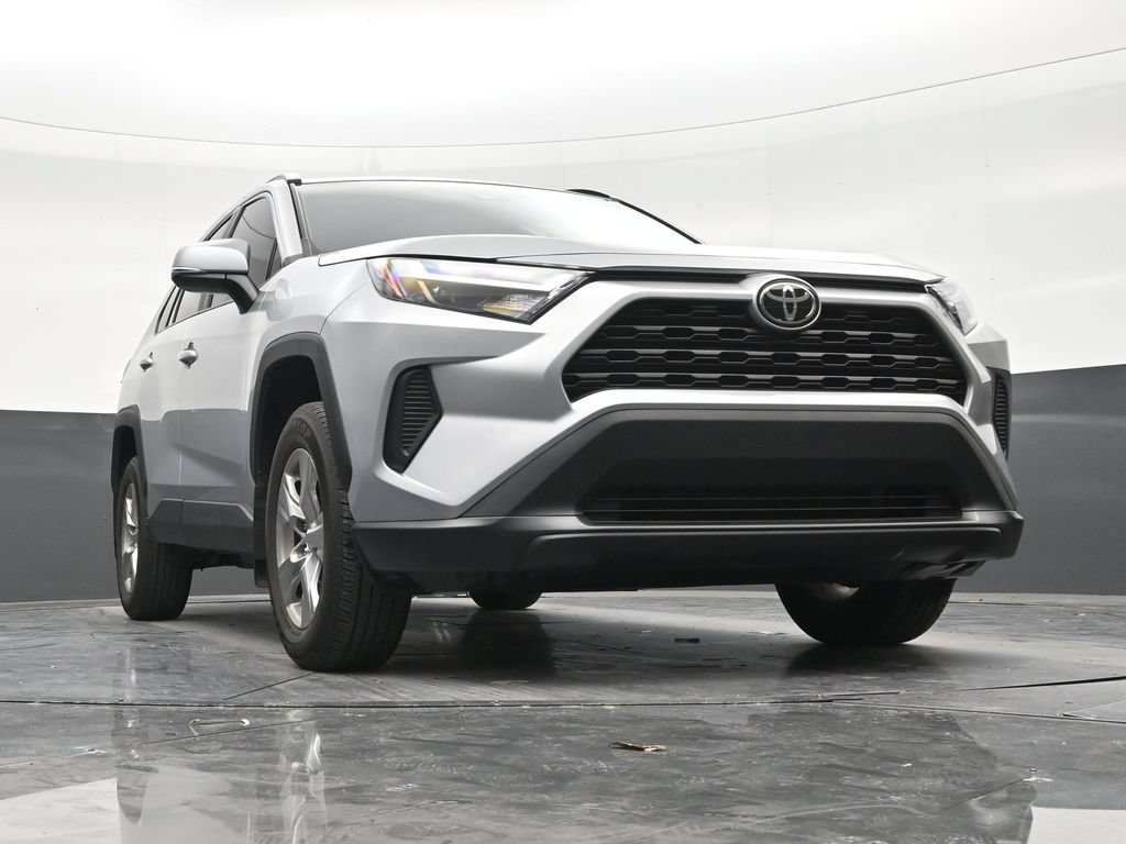 Used 2025 Toyota RAV4 XLE w/ Convenience Package FWD image 25