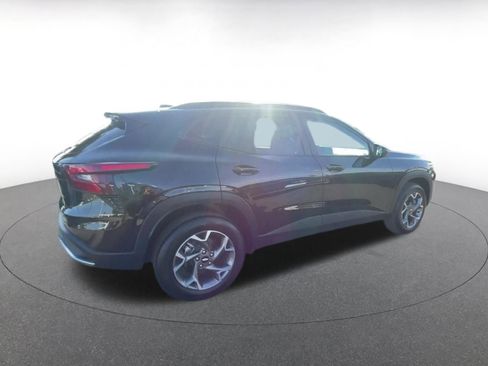 Used 2025 Chevrolet Trax LT image 15