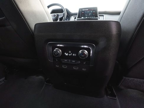 Used 2023 GMC Yukon SLT w/ SLT Premium Package image 35