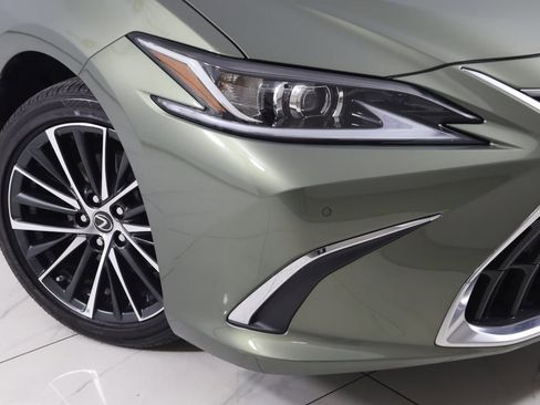 Used 2024 Lexus ES 350 w/ Premium Package image 17