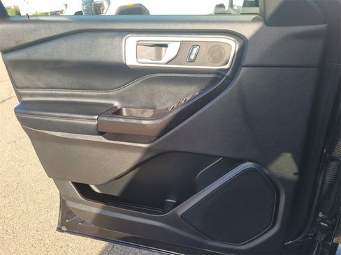 Used 2020 Ford Explorer XLT w/ Equipment Group 202A image 40