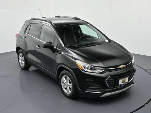 Used 2017 Chevrolet Trax LT w/ Driver Confidence Package FWD image 14
