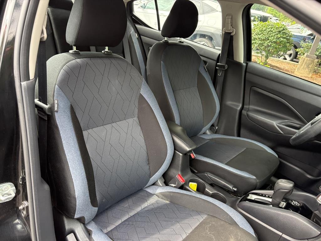 Used 2025 Nissan Versa SV FWD image 17