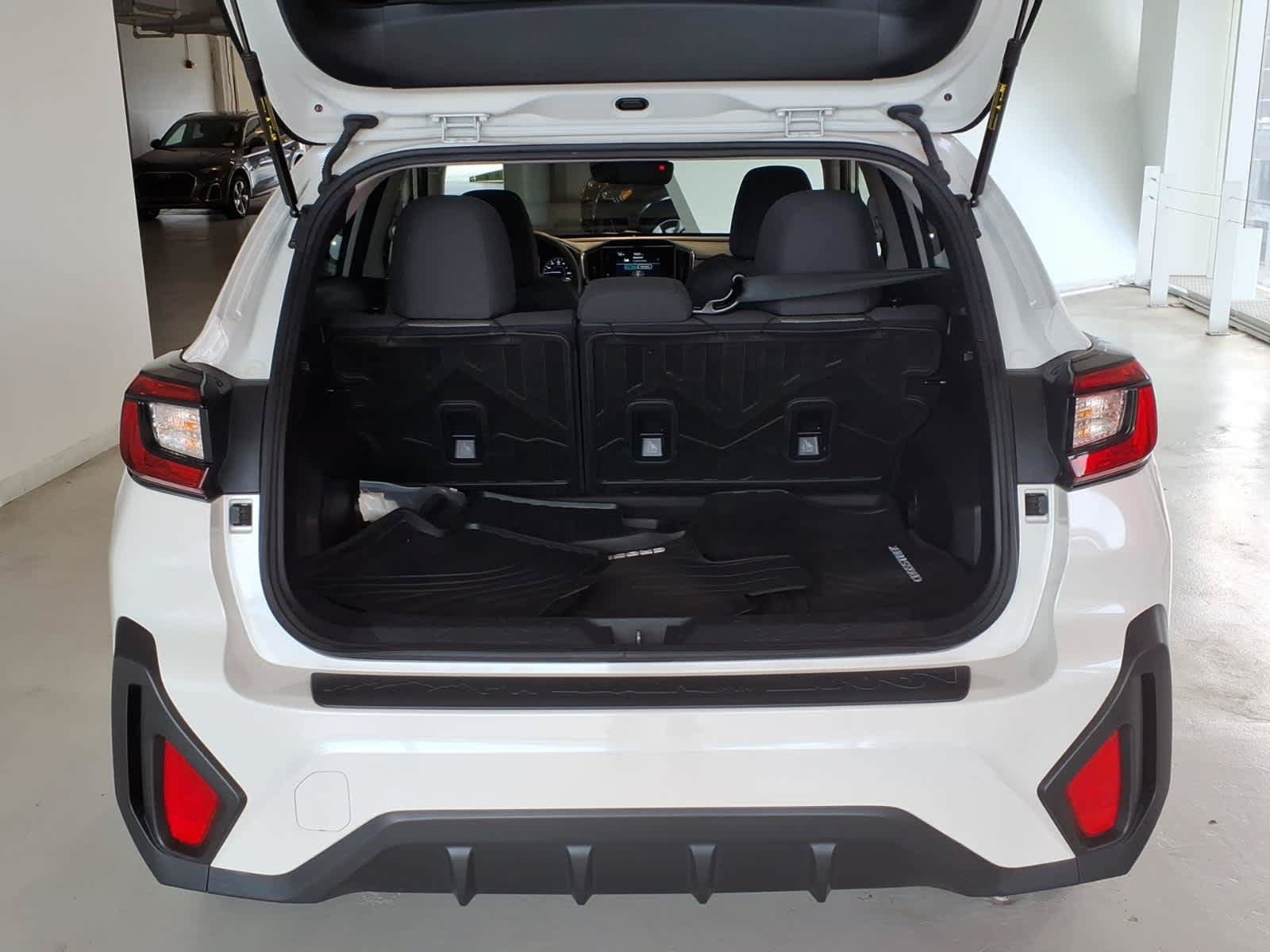 Used 2024 Subaru Crosstrek 2.0i Premium AWD/4WD image 10