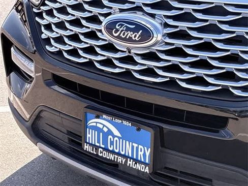 Used 2022 Ford Explorer Platinum w/ Equipment Group 601A image 12