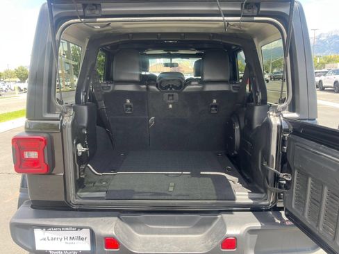 Used 2018 Jeep Wrangler Unlimited Rubicon w/ LED Lighting Group AWD/4WD image 26