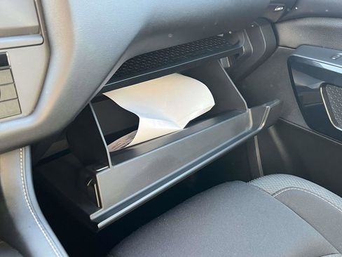 Used 2023 Nissan Pathfinder S image 34