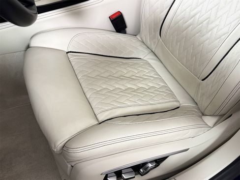 Used 2022 BMW ALPINA B7 xDrive image 18