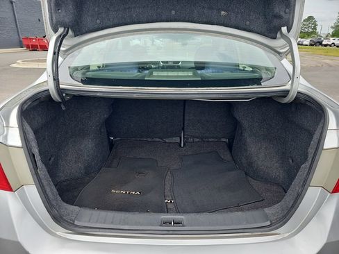 Used 2016 Nissan Sentra SV FWD image 16