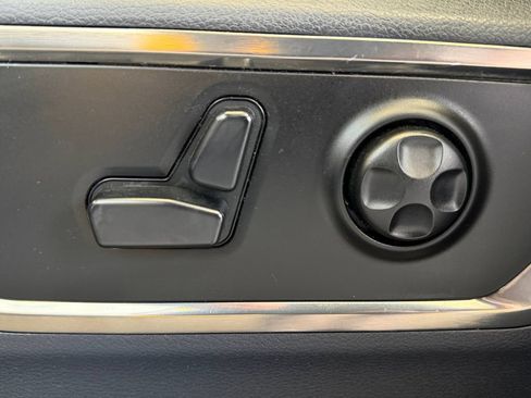 Used 2019 RAM 1500 Limited AWD/4WD image 32